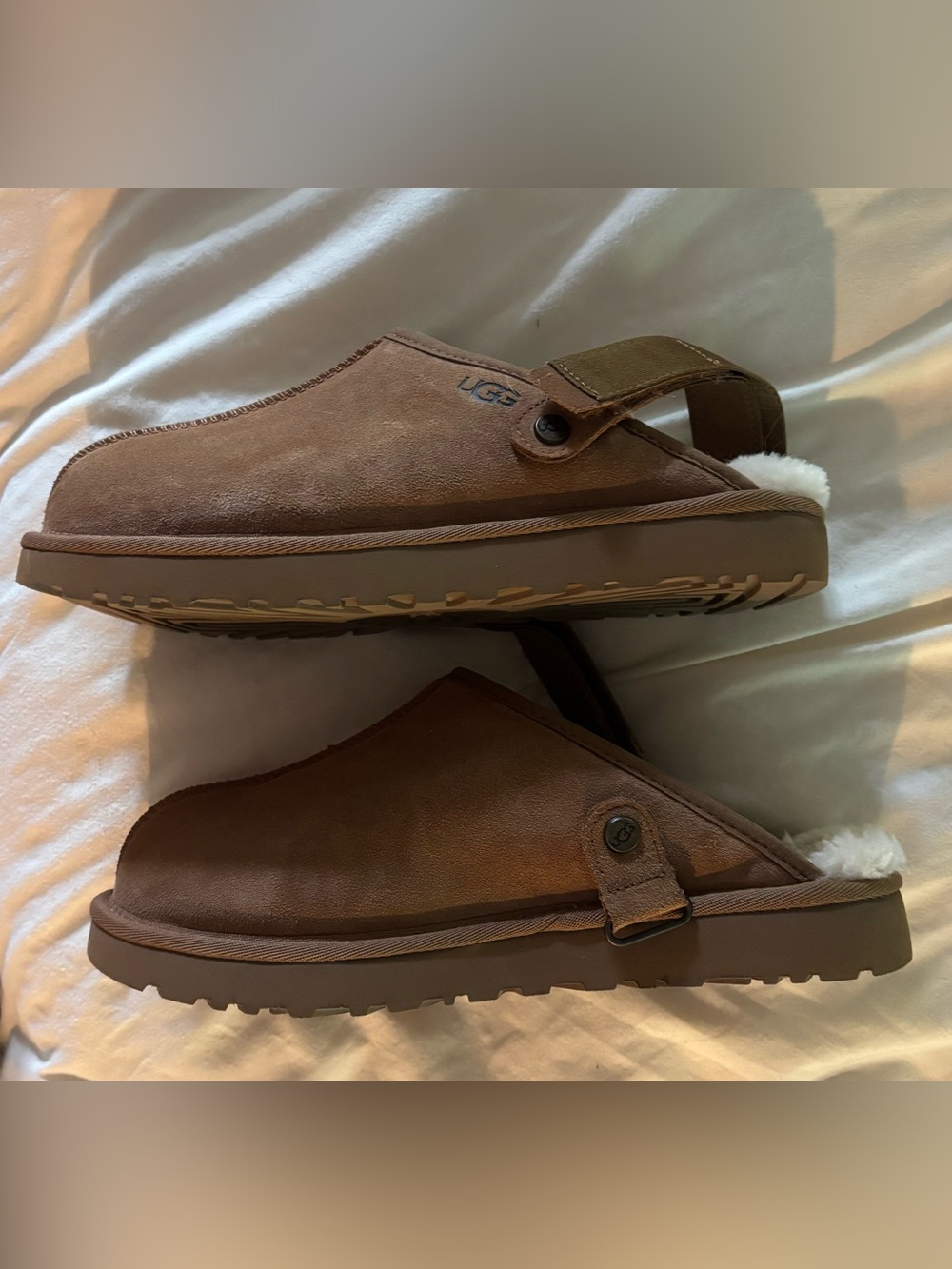 UGG Chestnut Brown Shearling-Lined Slip-On Clog Mule Never worn. - Picture 9 of 9